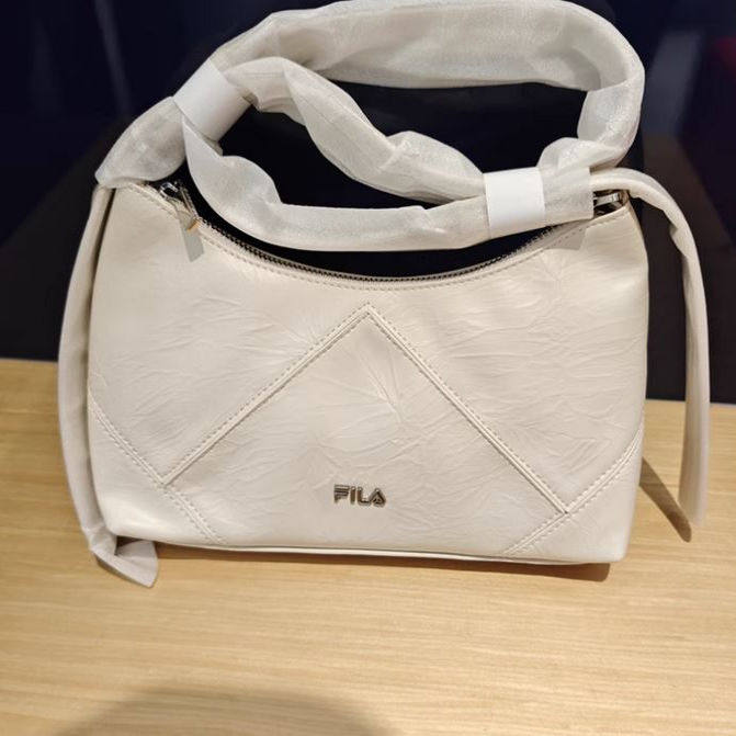 FILA斐乐2025年夏秋新款女士包包时尚运动休闲单肩挎包F13W538164,淘宝优惠券,粉丝福利购,淘宝优惠卷