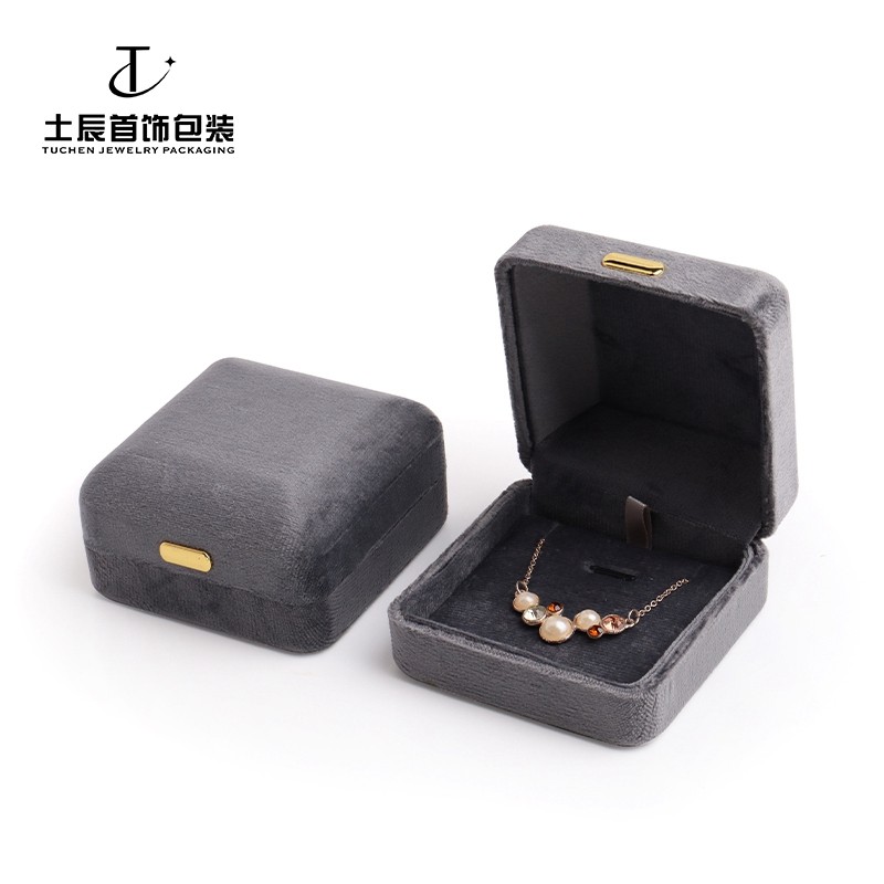 Necklace earrings gold jewelry hand jewelry box ring