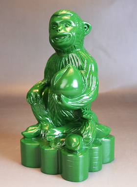 绿色实木雕刻猴子摆件木头根雕生肖灵猴寿桃创意电视柜装饰工艺品