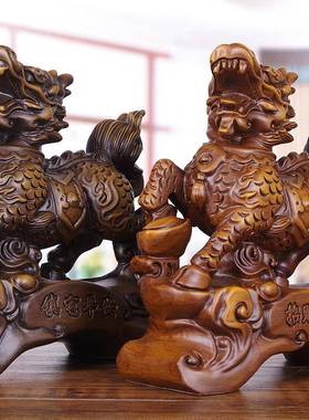 实木质麒麟摆件一对公母镇宅木雕火麒麟家用客厅卧室入户门装饰品