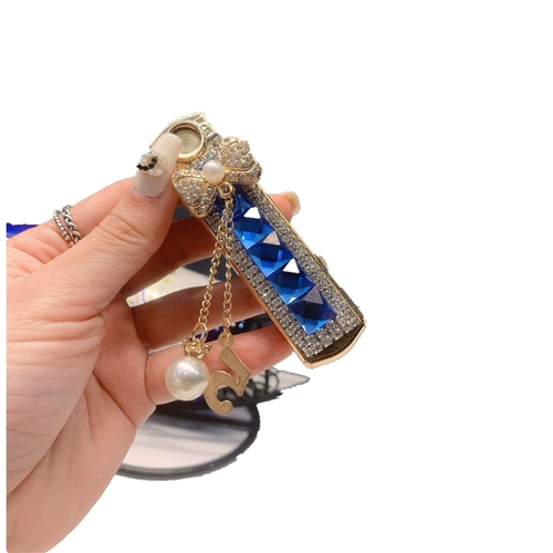 Двусторонная портативная ветрозащитная креативная зажигалка с зарядкой с бантиком с кисточками