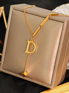 新款欧美爆款简约D字钛钢项链轻奢冷淡风流苏锁骨链侧身链颈链女