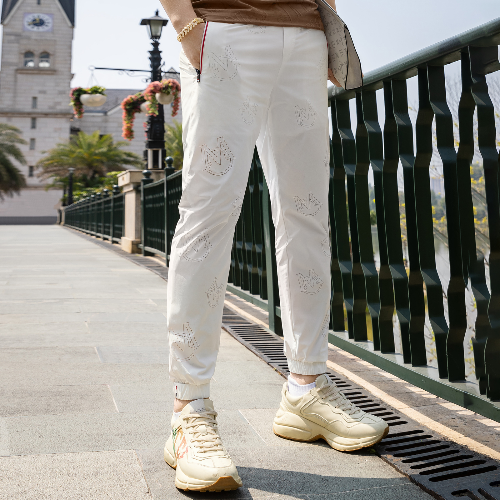 ZOUK高街裤子男潮牌痞帅高端卫裤字母镂空设计感运动休闲裤男夏季 - 图2