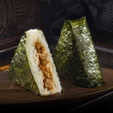 乐肴居 Zhaoyan Chicken Triangle Rice Troupe Sea Moss Moss Moss Moss Still -Breakfast на завтрак, полупрофильный рисовый бургер