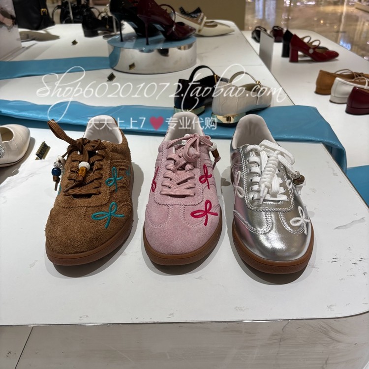 思加图2026春季女鞋蝴蝶音符德训鞋阿甘鞋休闲鞋平底女单鞋 EE933,淘宝优惠券,粉丝福利购,淘宝优惠卷