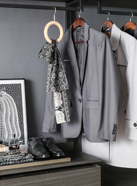高级灰色系样板间衣帽间男士套装衣柜衣服模特架道具展厅摆件现代