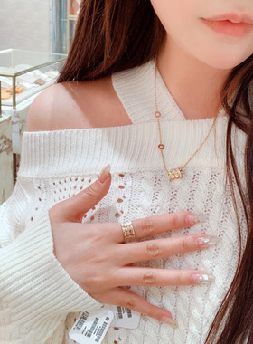 新宝家高版弹簧男女款项链CNC精雕工艺小蛮腰吊坠锁骨链高级礼物