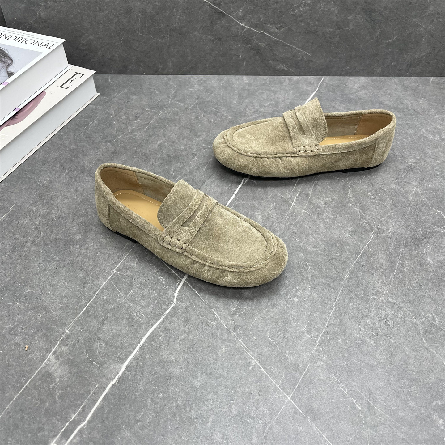 英伦风软底豆豆鞋女2026春季新款复古一脚蹬懒人平底羊皮时尚单鞋,淘宝优惠券,粉丝福利购,淘宝优惠卷