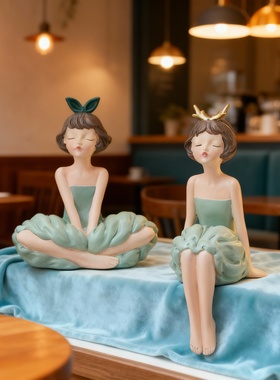 北欧卡通女孩树脂桌面摆件套组
