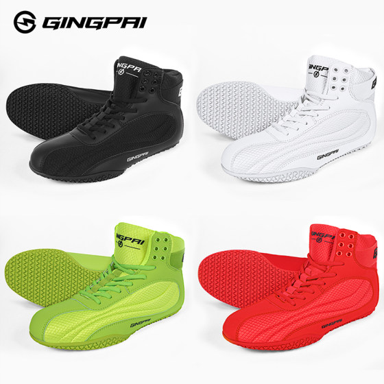 Boxing shoes with wide soles are stable and non-slip