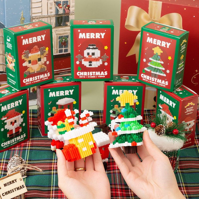 Prize Elk Assembled Christmas Building Blocks