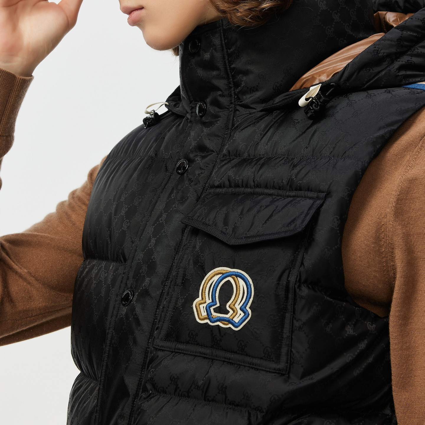 CNC男装25秋冬新款满版提花刺绣男羽绒马甲冬季保暖厚款羽绒背心,淘宝优惠券,粉丝福利购,淘宝优惠卷