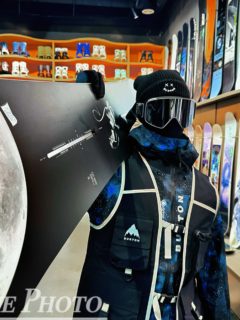 Burton ski suit, astronaut ski suit, ski pants, men's and women's 25 new styles in stock, all sizes