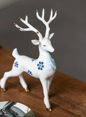 陶瓷梅花鹿摆件招财中式客