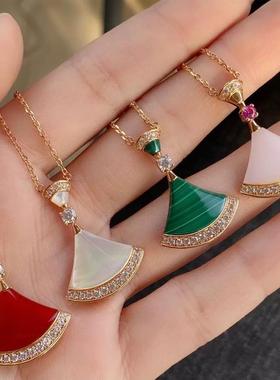 明星款轻奢小扇子项链女18K玫瑰金白贝母红玉髓扇形小裙子锁骨链