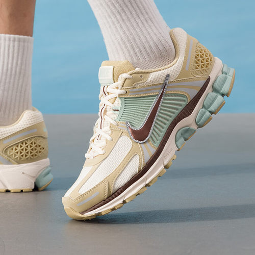 Nike耐克男鞋复古老爹鞋VOMERO 5训练健身运动跑步鞋IB2987-700 - 图0
