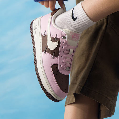 滔搏丨Nike耐克女AF1空军一号低帮运动百搭休闲板鞋子IO7595-211 - 图2