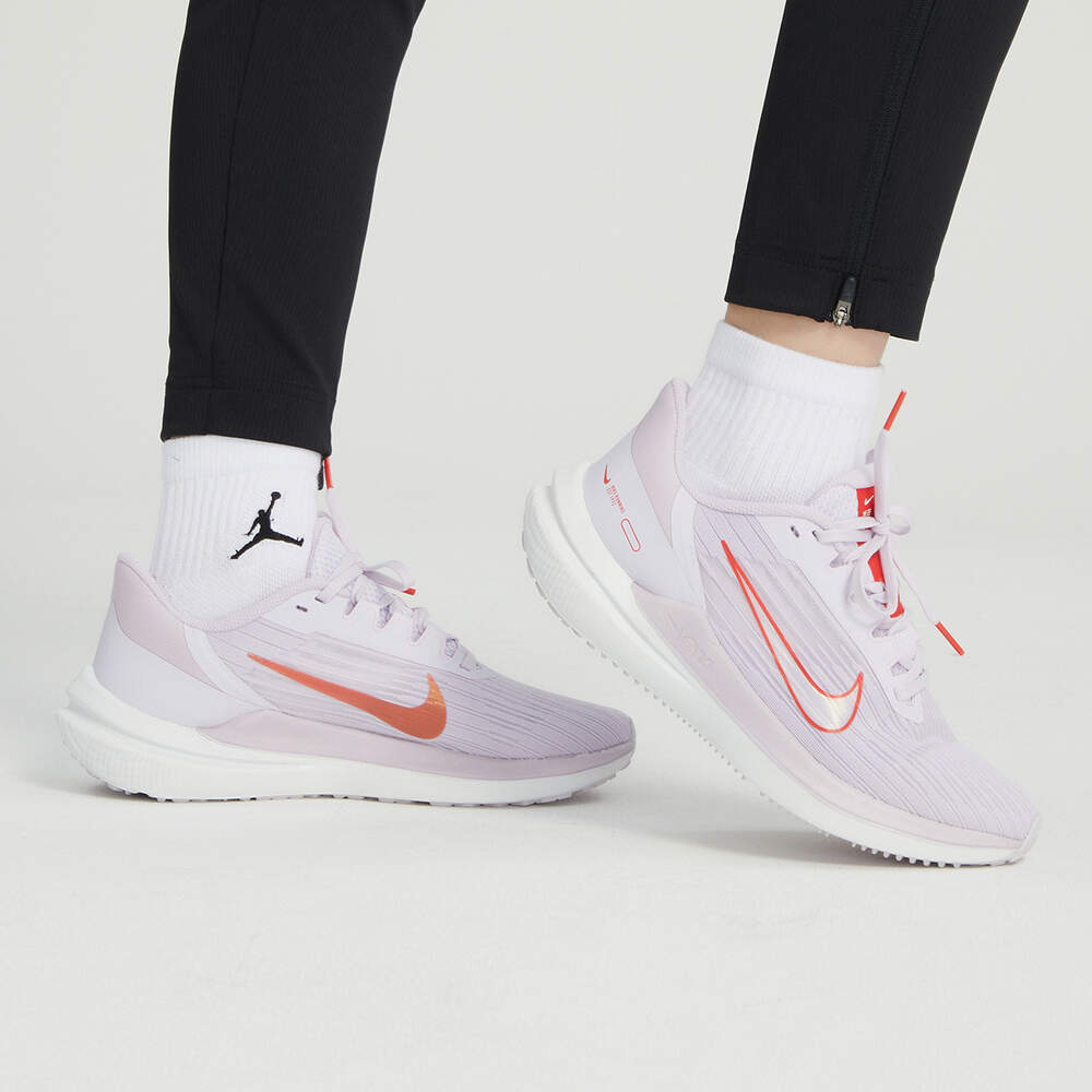 nike耐克2024年新款女子WMNS NIKE AIR WINFLO 9跑步鞋DD8686-501 - 图2