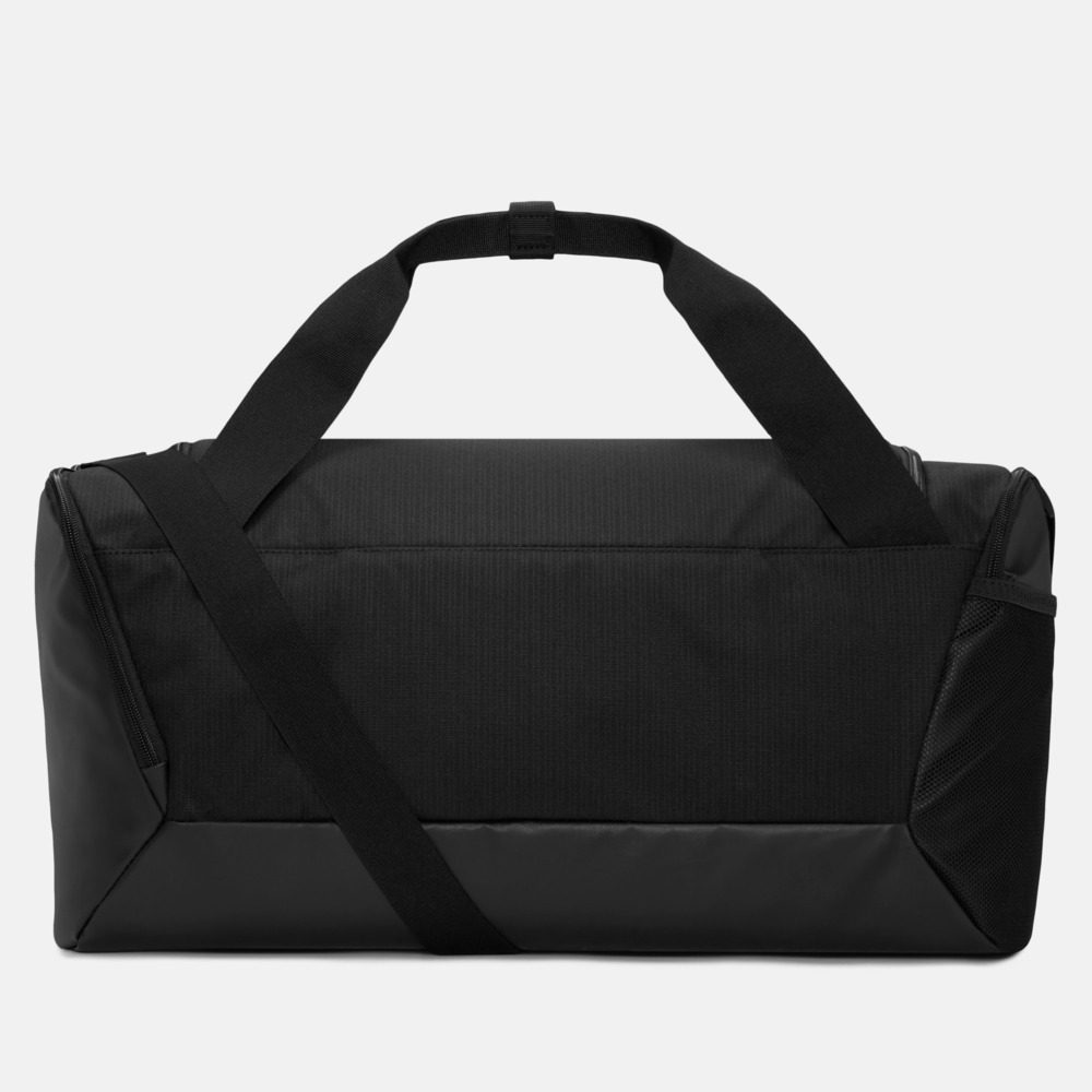Lin Yilun carrying bag Nike sports fitness