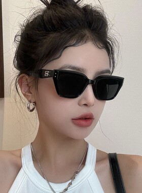 猫眼墨镜款高级感显脸小2026新款方圆脸黑色复古欧美风太阳眼镜