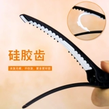 Волосы зафиксированы без трассе