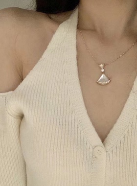 扇形白贝母项链小裙子女