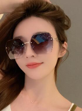 香港2025新款防紫外线渐变太阳眼镜女夏季防晒无框墨镜高级感近视