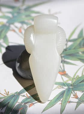 和田羊脂玉籽料雕件（洋洋得意）38克
