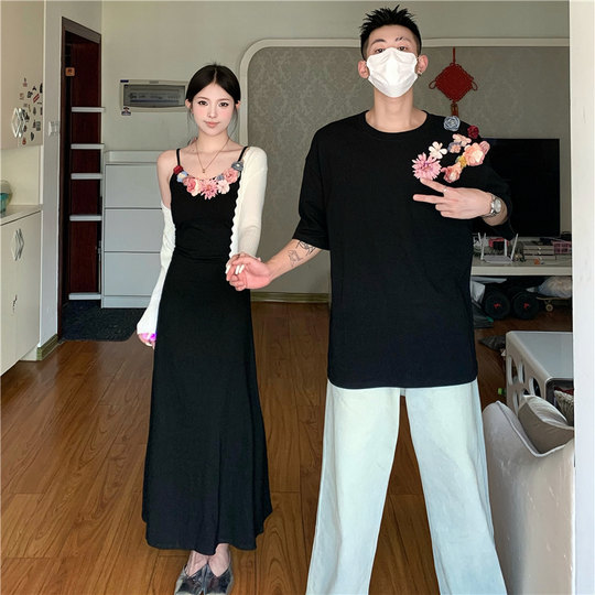 小众设计感情侣装夏季2025韩版短袖T恤女连衣裙法式一裙一衣ins潮