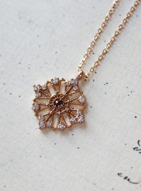 日系圣诞限定复古镂空蕾丝菱形小众棕色锆石雪花项链s925银镀金女