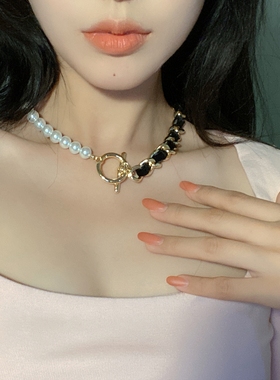 黑色小香风皮绳编织颈链