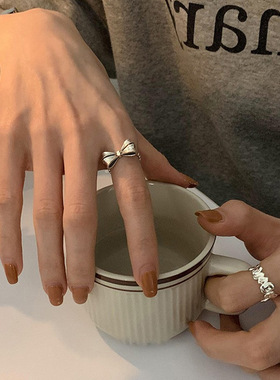 偷偷藏不住赵露思桑稚蝴蝶结戒指