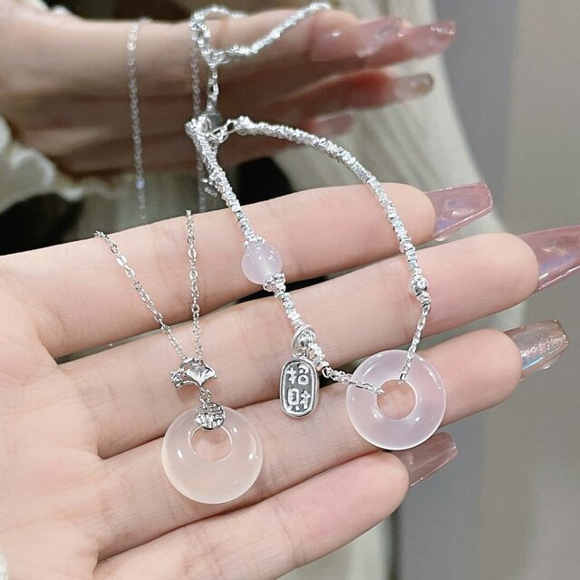 Safe and smooth chalcedony safety buckle necklace