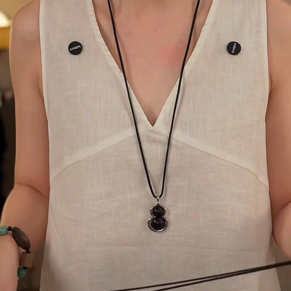 黑檀木葫芦项链高级感时尚大气复古秋冬长款毛衣链皮绳颈链配饰女,淘宝优惠券,粉丝福利购,淘宝优惠卷