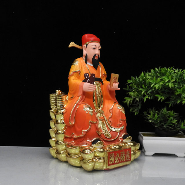 God of Gamblers Statue The King of Gamblers Will Win Every Bet Resin
