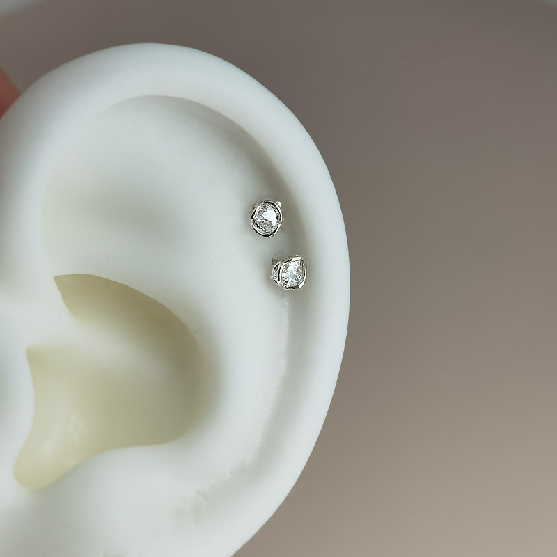 超闪迷你锆石小耳钉纯银针女生高级感精致小巧耳饰养耳洞耳骨钉,淘宝优惠券,粉丝福利购,淘宝优惠卷