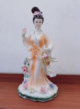 陶瓷提花篮仙女像拿花仙子