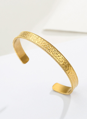 小众镀金法国锤纹钛钢欧美风手镯