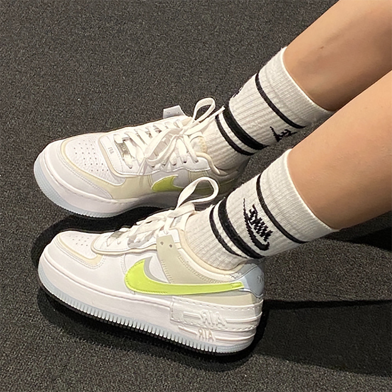 Nike耐克新款女鞋AF1空军一号厚底运动鞋休闲鞋板鞋 FB7582-100