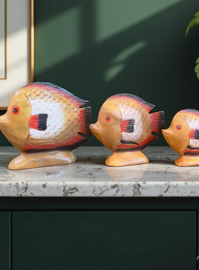 泰国红尾招财鱼木头摆件