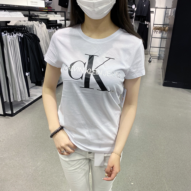 CK Calvin Klein女士夏季新款休闲百搭简约logo印花圆领短袖T恤-图1