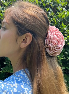 玫瑰花头饰红色花朵抓夹大号鲨鱼夹女新款高端红花半扎发夹子发卡