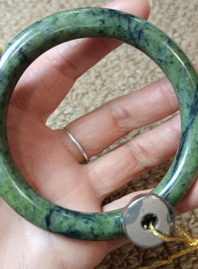 西藏药王石手镯黄绿有纹路有磁圆条形贵妃镯圈口60mm宽10mm1995