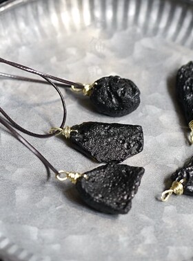 防惊吓雷击火山石吊坠项链挂件男