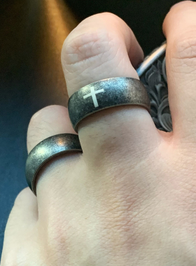 弧形十字-权戒不掉色钛钢古法戒