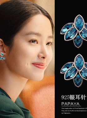 蓝色时尚复古高级感耳坠女妾之意