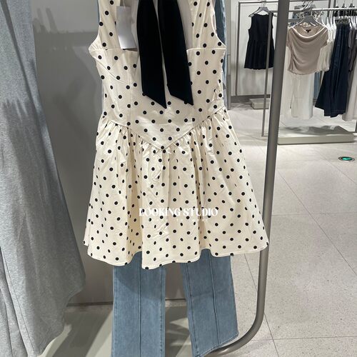 UR&DC2026夏季新款高级感法式波点撞色蝴蝶结装饰无袖连衣裙A字裙 - 图2