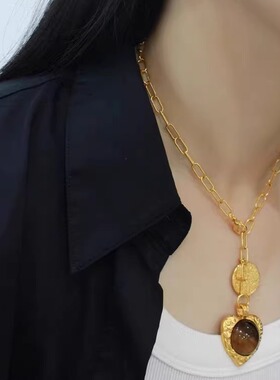 黑色宝石爱心吊坠项链桃心锁骨链