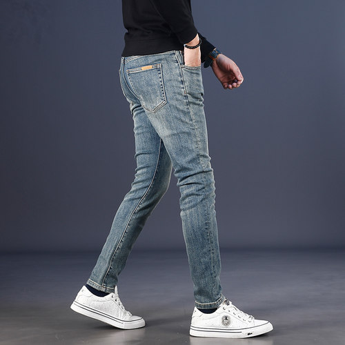 2025秋冬厚款浅蓝色牛仔裤男潮流百搭素色修身小脚弹力休闲裤子男 - 图2