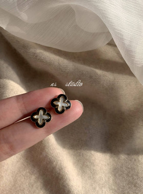 黑色四叶小众风天然百搭银针耳环